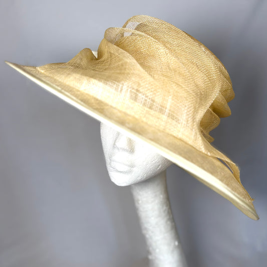 Cream straw wide-brim hat with flower detail
